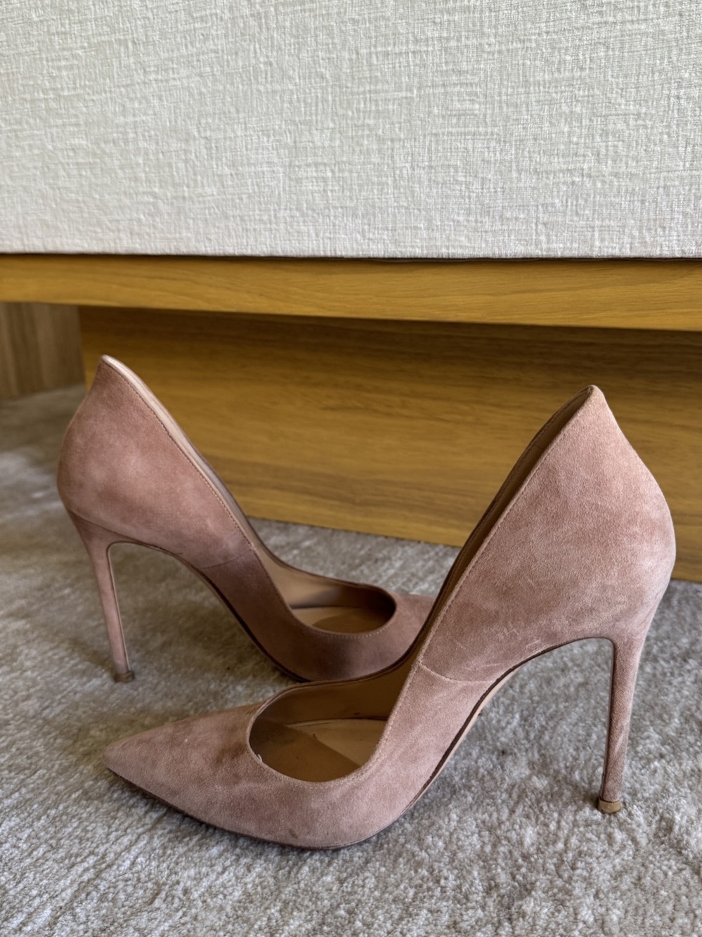 Gianvito Rossi Pointed Toe Suede Heels in Nude Pink